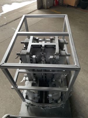 Glose los moldes superficiales de rotomoldeo con G afianza el trabajo completo del marco con abrazadera de acero