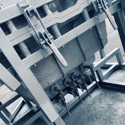 rotomoldeo de aluminio moldea el molde del depósito de gasolina del NPT con el marco de acero de los tubos 40x40