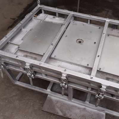 Molde de aluminio rotatorio de la tapa LLDPE 4m m del cubo de la basura