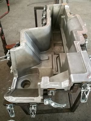 Los fabricantes/las piezas de automóvil del moldeado rotatorio del ODM del OEM moldean diseño modificado para requisitos particulares