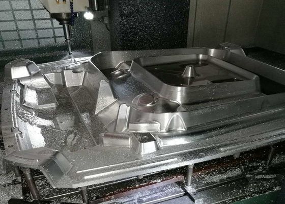 Las piezas de automóvil de la maquinaria agrícola moldean software del diseño del UG cad del molde de la pieza del coche de 1800m m